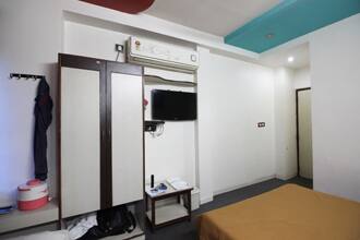 Hotel Malwa Residency, Ahmedabad 4